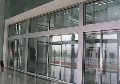 無框玻璃門 安裝指南、價格解析及其與塑膠零配件的關(guān)聯(lián)