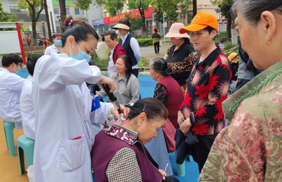情暖端午 關(guān)愛老人 汪田社區(qū)開展系列為老服務(wù)活動(dòng)之營養(yǎng)健康咨詢服務(wù)